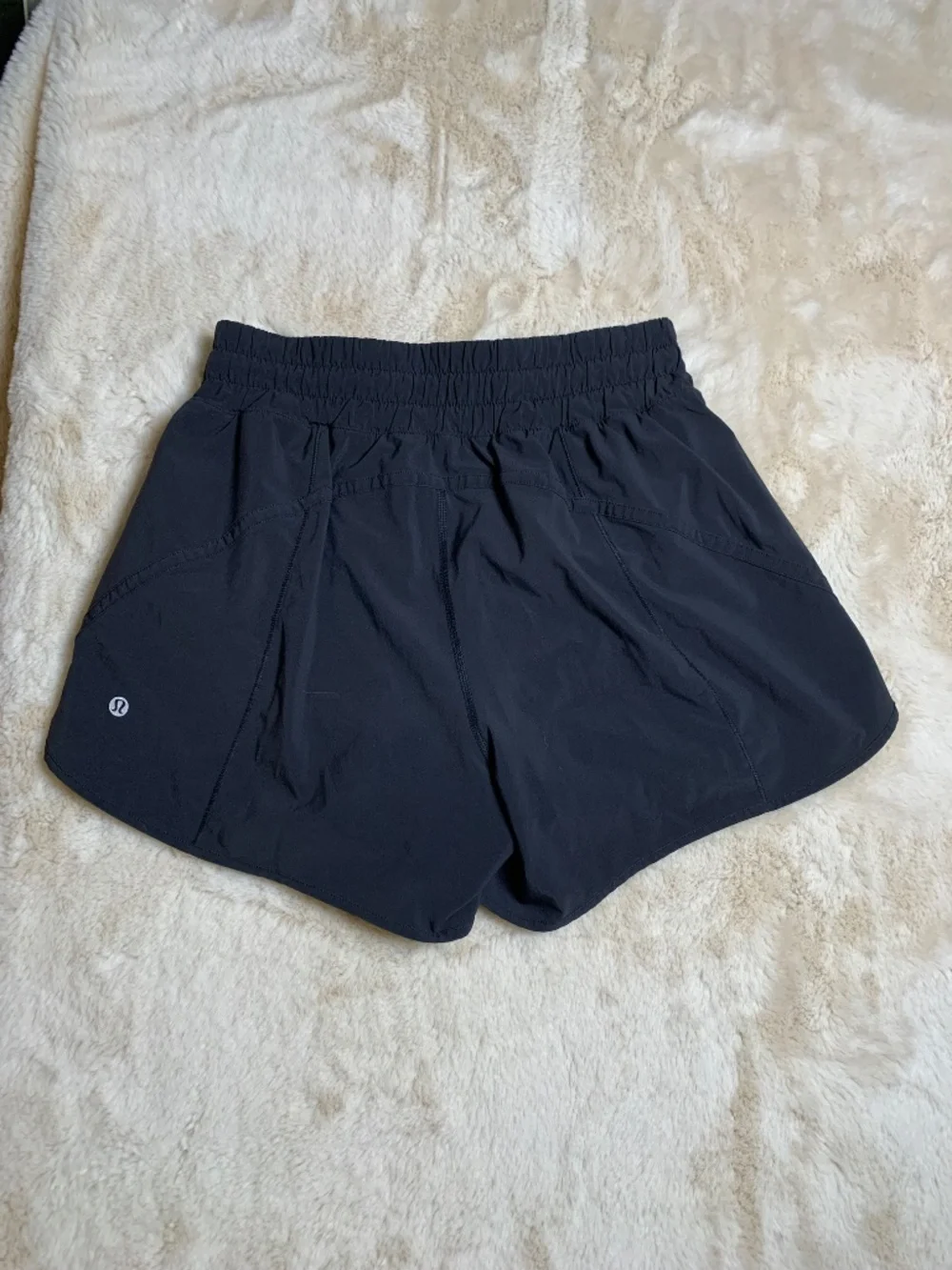 Lululemon black track shorts sz 8